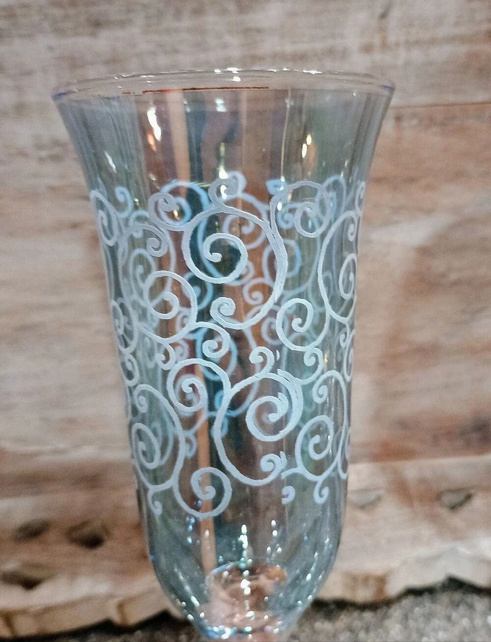Four Miscellaneous Champagne Glasses - Picture 6 of 10